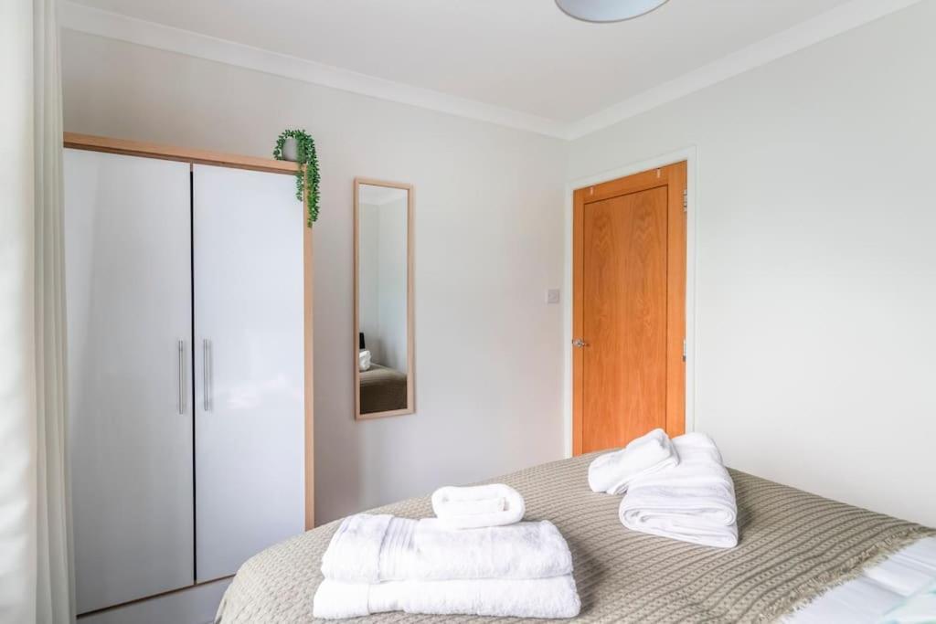 Spacious Sea View 2 Bedroom Sleeps 6-Free Parking Bournemouth Exteriér fotografie