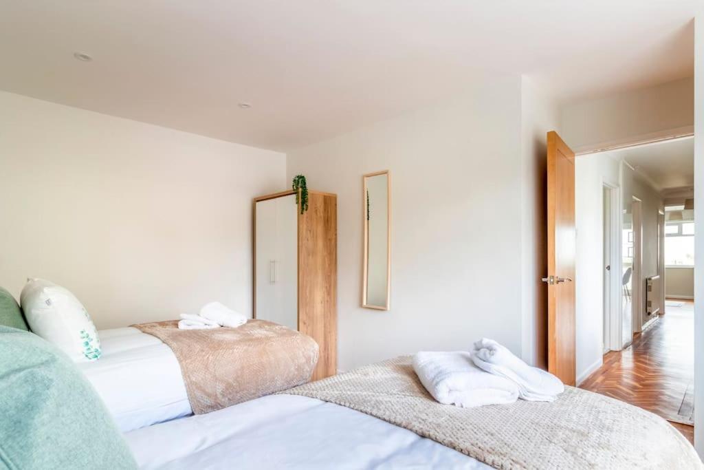 Spacious Sea View 2 Bedroom Sleeps 6-Free Parking Bournemouth Exteriér fotografie